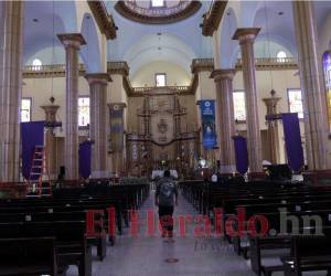 La primera misa del Miércoles de Ceniza es en la Basílica Nuestra Señora de Suyapa y se celebrará a las 6:00 de la mañana; dos horas más tarde, el cardenal Óscar Andrés Rodríguez, será quien oficiará la eucaristía. El uso de mascarilla y el distanciamiento social serán obligatorios.