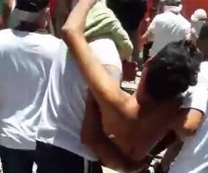Reos intentan ayudar a joven herido de bala durante reyerta: “No te vayás, perrito”