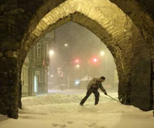 La policía en Renania del Norte-Westphalia dijo la madrugada del domingo que hubo 22 accidentes debido al mal clima desde el sábado a la tarde. AP.