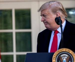 Dos años después de la administración del presidente Donald Trump, la mayoría de los estadounidenses ha perdido la confianza en el desempeño del magnate inmobiliario descarado en todo, desde la economía a la política exterior, según una encuesta realizada el 28 de enero de 2019. Agencia AFP.