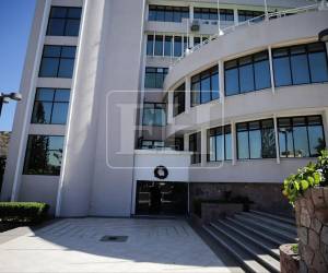 Honduras ha asumido el desafío con seriedad, sin generar alarma, sostuvo Agüero, quien destacó las gestiones diplomáticas de alto nivel emprendidas ante la Administración estadounidense.