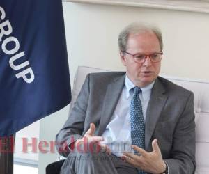 El vicepresidente del Banco Mundial para América Latina y el Caribe, Axel van Trotsenburg, felicitó al gobierno de Honduras por la firma del acuerdo stand by con el Fondo Monetario Internacional. Foto Efraín Salgado /EL HERALDO