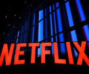 Con el enfriamiento del crecimiento de Netflix el año pasado, la compañía se propuso animar a las personas que miraban gratis con contraseñas compartidas a comenzar a pagar por el servicio.