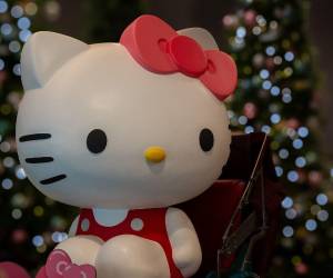 Hello Kitty, la icónica gatita blanca de Sanrio tendrá su debut cinematográfico con una película animada que David Derrick Jr. y John Aoshima dirigirán para New Line Cinema y Warner Bros. Pictures Animation, con estreno previsto en salas para el 28 de julio de 2028.
