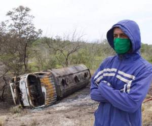 Cuando dejaba la motocicleta y se disponía a caminar hacia el camión, se produjo la explosión. “Vi el infierno de cerca”, recuerda. Foto: El Tiempo Colombia.