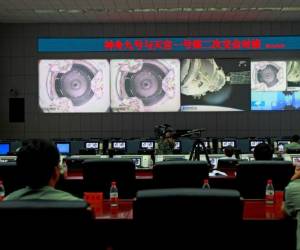 'La gente no tiene que preocuparse', afirmó el jueves la Oficina de Ingeniería Espacial Tripulada de China (CMSEO) en su cuenta en la red social WeChat. Estas naves espaciales 'no se estrellan en la Tierra violentamente como en las películas de ciencia ficción'. (Foto: AFP)