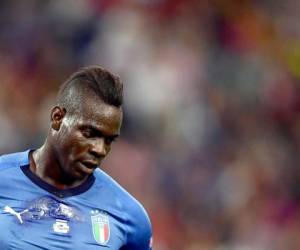 Lejos de su mejor forma física, el delantero del Niza de 28 años fue sustituido con molestias en el muslo a la hora de juego del partido de Italia ante Polonia. Foto:AFP