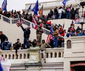 Analistas opinan que la mayoría de las acciones del 6 de enero fueron caóticas, desorganizadas y más típicas de unos disturbios espontáneos. Foto: AFP