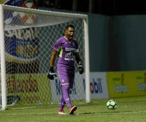 Denovan Torres durante el Clásico Sampedrano de este sábado.