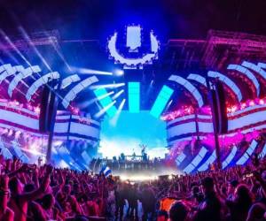 Fotografía del ambiente Ultra Music Festival en año anterior.