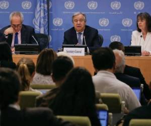 Antonio Guterres (centro) secretario de la Organización de las Naciones Unidas. (Foto: Agencias / AP)