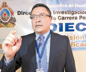 Óscar Vásquez, director de la DIECP, reiteró que la responsabilidad de destituir policías reprobados es del ministro de Seguridad.