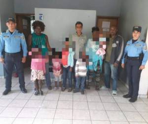 Los detenidos fueron identificados como Freddy Vay Vay Papa (42), Massamba Nze (41), Chaudhay Mazhar (48) y Luhaka Mangazap (33). Los cinco restantes son menores.