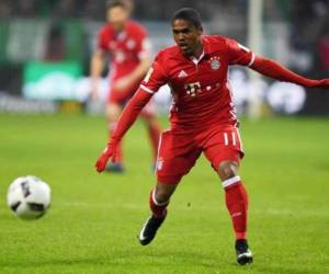 Durante su paso por el Bayern Múnich, Douglas Costa conquistó la Bundesliga en dos oportunidades. Foto: AFP