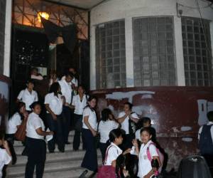 Esa modalidad permite a los educandos terminar su nivel de bachillerato en un año y no en tres, como históricamente ha estado estipulado.