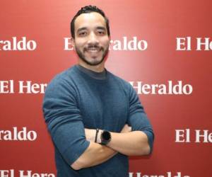 Joel Ferrufino es un hondureño que se dedica a hacer Stand Up Comedy. Fotos: Joselo Trejo / EL HERALDO.