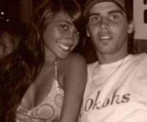 Antonella Rocuzzo con su exnovio, pareja que tuvo antes de iniciar su romántica historia con Lionel Messi. (Foto: Redes sociales)