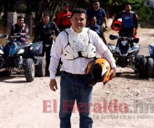 Parece que va a correr en el Rally Dakar, pero Cárlenton se alista junto a un grupo de amigos a dar la vuelta en su cuatrimoto. Foto: Emilio Flores/El Heraldo