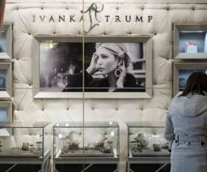 A principios de este mes, la tienda minorista canadiense Hudson's Bay -que incluye a las estadounidenses Saks Fifth Avenue y Lord & Taylor- decidió eliminar gradualmente la marca.