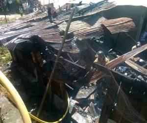 La mayoría de la vivienda afectada estaba construída a base de madera y láminas de zinc.