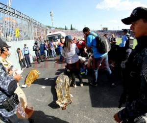 Cuatro personas perdieron la vida durante la final entre Motagua y Honduras de El Progreso en su intento por ver al equipo azul ganar la Copa 15.