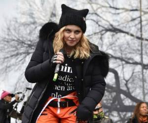 La reina del pop y otra larga lista de artistas participaron en la manifestación contra el nuevo presidente de EE.UU. Foto AFP