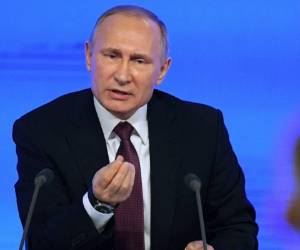 Vladimir Putin está siendo acusado por el ciberataque previo a las elecciones de EEUU. Foto: AFP