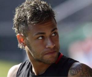 Ahora la pregunta es, ¿quiere volver Neymar a España? (Foto: AP)