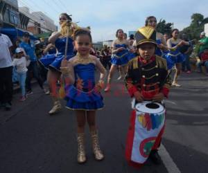 Los pequeños mencionaron estar contentos de formar parte de las fiestas patrias. Foto: Eduard Rodríguez/EL HERALDO