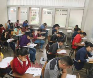 Más de 22 mil docentes se sometieron a las pruebas de aptitud y competencias básicas el pasado 21 de noviembre. Foto: Efrain Salgado/ EL HERALDO.