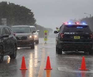 Se espera que Dorian toque tierra a lo largo de la costa de Florida como una tormenta de categoría 4, actualmente se prevé que gire hacia el norte y se mantenga alejado de la costa de Florida, disminuyendo el impacto en el área. Fotos: Agencia AFP.