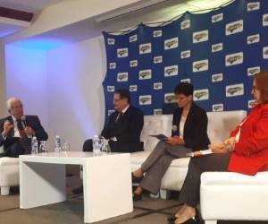 Participaron los expertos de Guatemala, Eduardo Núñez y Oliverio García, el exfiscal Edmundo Orellana y la periodista Thelma Mejía.