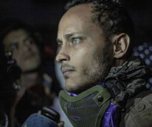 El expolicía envío un mensaje a sus tres hijos en el que dice que sus acciones contra el gobierno las hizo por ellos y los niños que padecen los rigores de la crisis del país petrolero. Foto: AFP