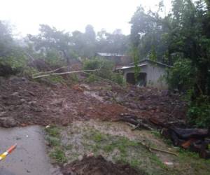 Miles de familias han sido golpeadas por inundaciones.