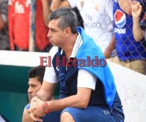 El técnico de Motagua, Diego Vázquez, observa el partido que jugó su equipo contra el Real de Minas.