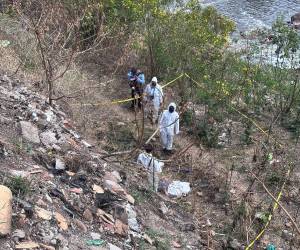 El cuerpo del joven estaba cerca de la ribera del río.