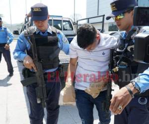 Momento en el que Henry Alexander Madrid Sosa es trasladado hasta las instalaciones de la Penitenciería Nacional de Támara (PNT). Foto EL HERALDO