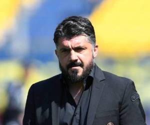 Napoli anunció temprano la contratación de Gattuso en Twitter.