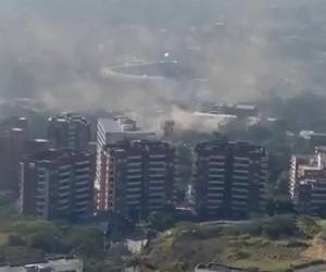 Colombia declaró desastre nacional tras el terremoto de magnitud 7,4 que dejó al menos 71 muertos, derrumbes de edificios y daños en aeropuertos e infraestructuras.