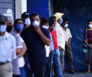 La organización Médicos Sin Fronteras alertó la semana pasada sobre el incremento de muertes por la pandemia de covid-19 en la capital San Salvador.