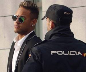 En un primer momento, el Barcelona cifró oficialmente el traspaso de Neymar en 57.1 millones de euros (40 millones para la familia de Neymar y 17.1 para el Santos brasileño), pero la justicia española calcula que fue de al menos 83.3 millones de euros (Foto: Internet)