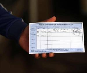 Los derechohabientes pueden obtener su carnet de vacunación de la covid-19 digital, solo si se vacunó en el IHSS.