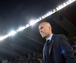 Zidane abandona el club tras entrar en los libros de historia al ganar tres Ligas de Campeones consecutivas. Foto:AFP