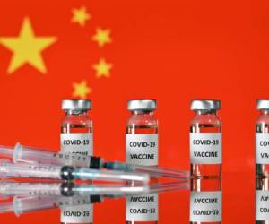 China cuenta actualmente con cuatro vacunas en fase 3 de ensayos, la última etapa antes de una posible homologación. AFP.