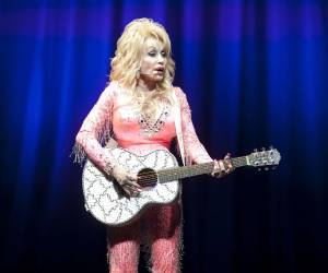 Los herederos de la leyenda de la música country Dolly Parton, anunciaron este lunes la celebración de un festival de música que conmemorará el legado de la cantante, fallecida el pasado 25 de agosto a los 80 años.