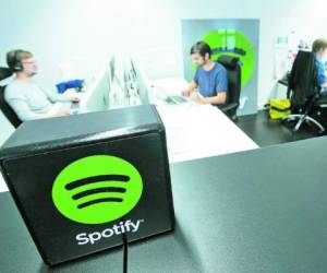 El presidente ejecutivo de Spotify, Daniel Ek, admitió que la plataforma se equivocó al aplicar la nueva política y dijo que podían haberlo hecho mucho mejor.