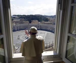 Una imagen histórica se registró este 15 de marzo cuando el Papa dio su bendición a una Plaza de San Pedro completamente vacía. Foto: AP.