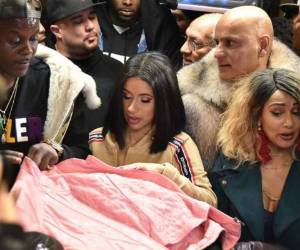 Cardi B dijo que le preocupan mucho los niños y la comunidad y que siente que es importante dar un buen ejemplo. (Foto: Azteca America)