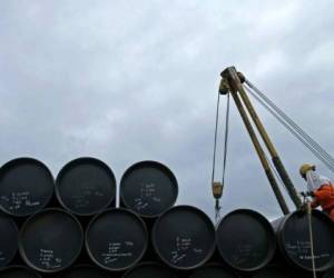 Honduras no es el único país que reexporta refinados del petróleo hasta los Estados Unidos que es el principal proveedor de estos productos.