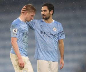 De Bruyne tuvo que salir a la hora de juega el miércoles en el triunfo 2-0 ante el Aston Villa con problemas en los aductores. Foto: AFP